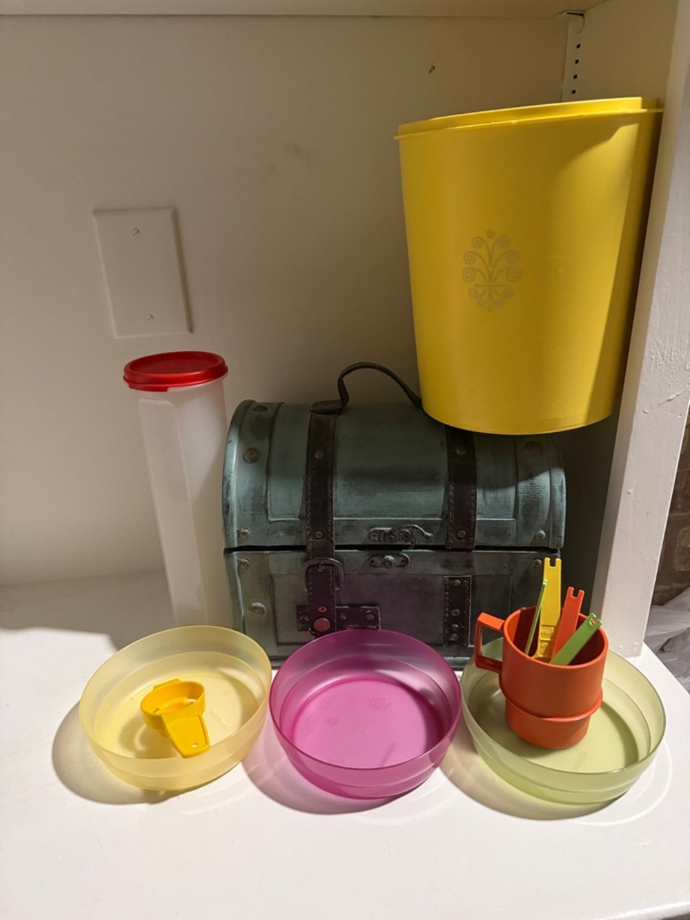 Tupperware bundle 💛💚❤️🧡💜